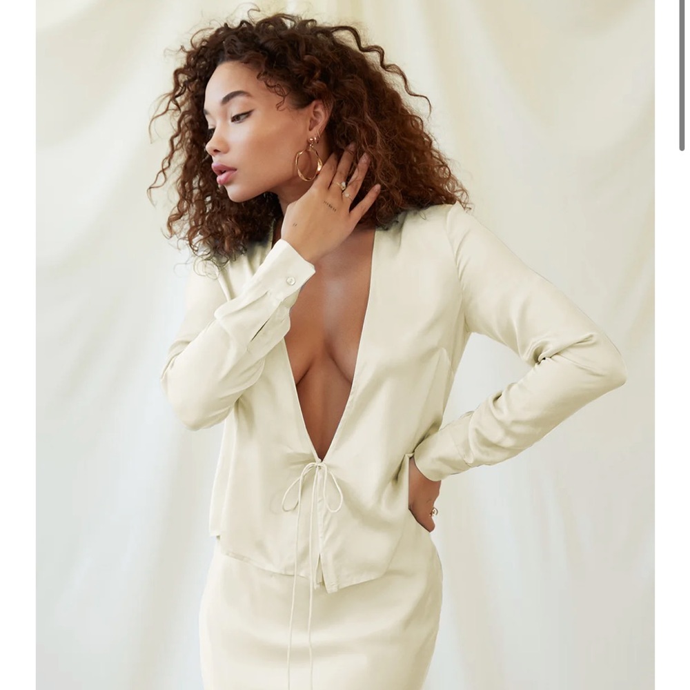 Andjela Collection: Tie Top in Ecru, US 8